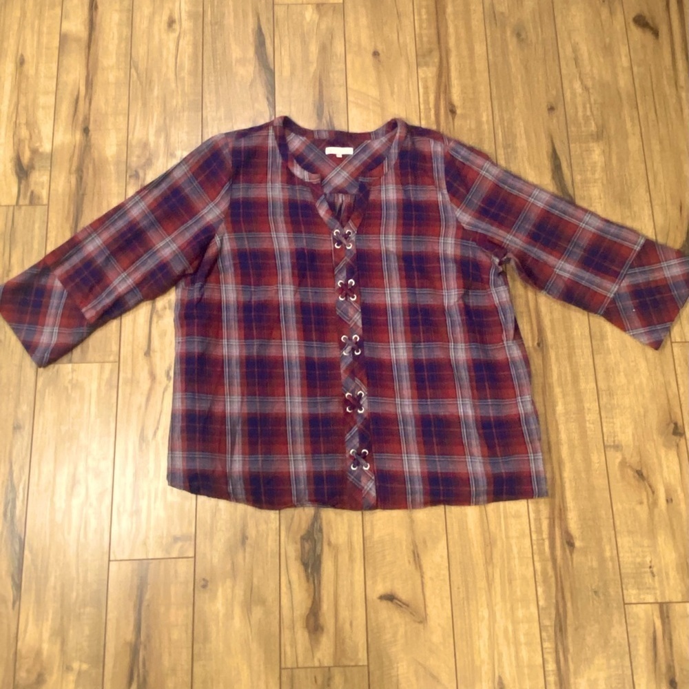 B Skies Are Blue Red and Blue Plaid 3/4 Sleeve Tie Front V Neck Shirt‎ Size 2X